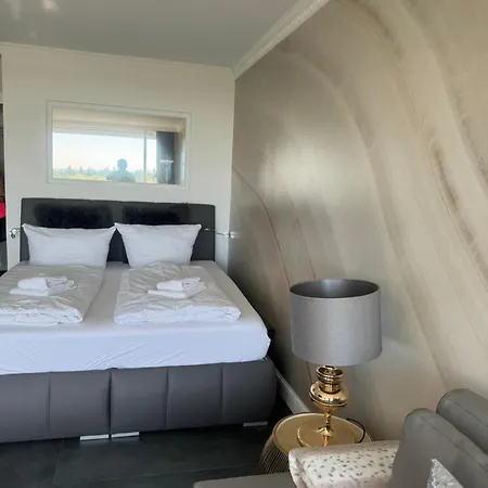 Tiffanys Ferienapartments In Der Privatresidenz Des Plaza Premium Timmendorfer ティメンドルファー・シュトラント